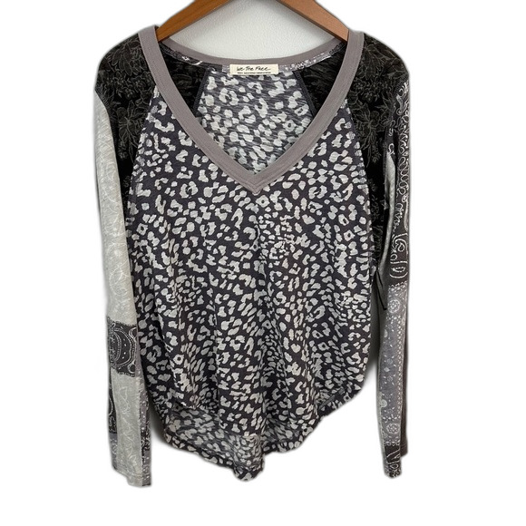 We The Free Free People Grey Friday Night Contrast Sleeve Animal Top Size Small - Picture 3 of 15